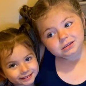 Meet your Posher, Debie